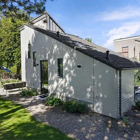 North Sea Gem: Cozy With Wood Stove And Private Garden * Ouddorp