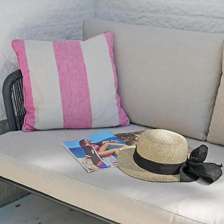 Holiday home North Sea Gem: Cozy With Wood Stove And Private Garden Ouddorp