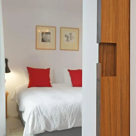 Holiday home North Sea Gem: Cozy With Wood Stove And Private Garden