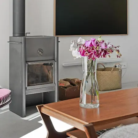 North Sea Gem: Cozy With Wood Stove And Private Garden
